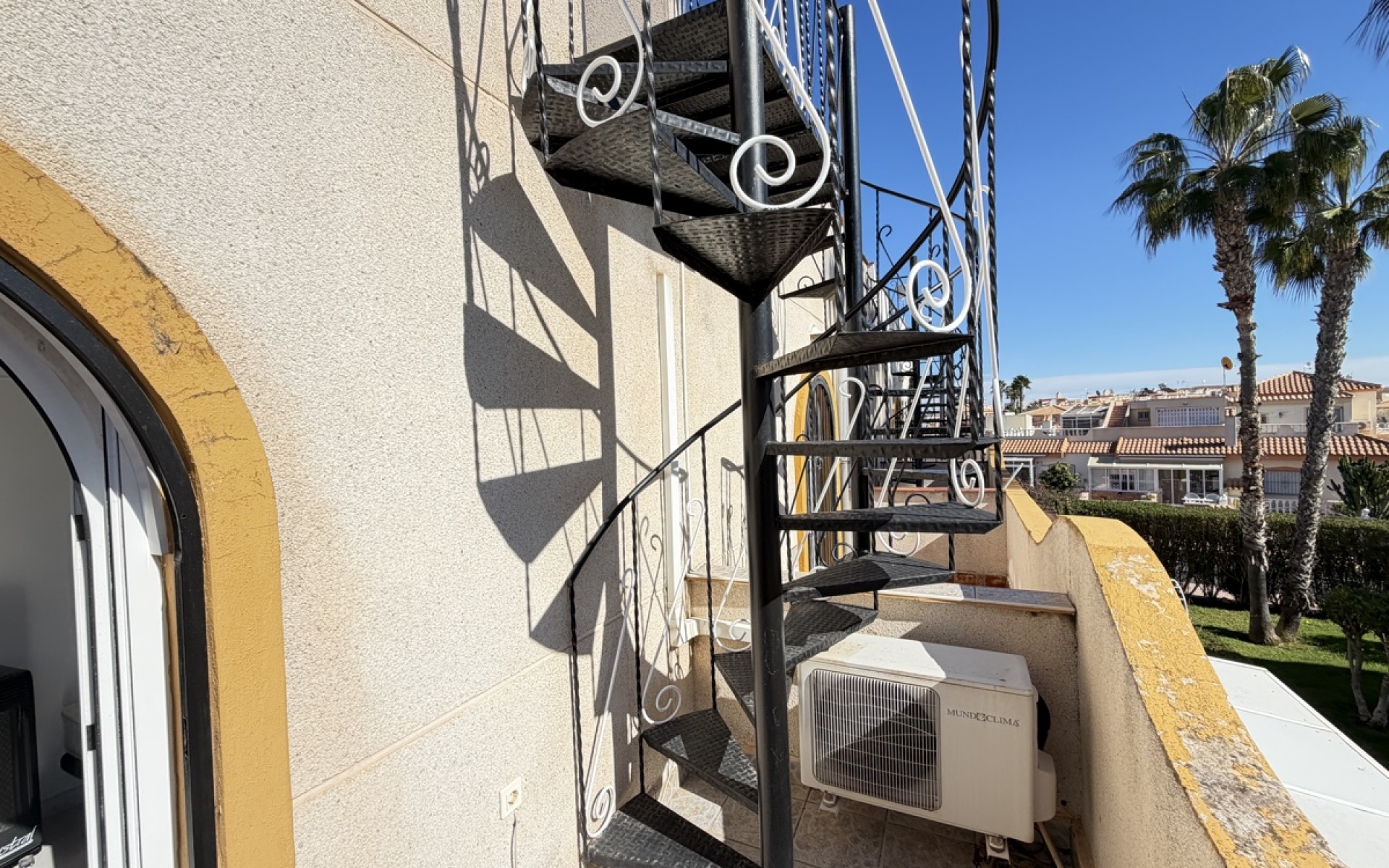 Resale - Townhouse - La Florida