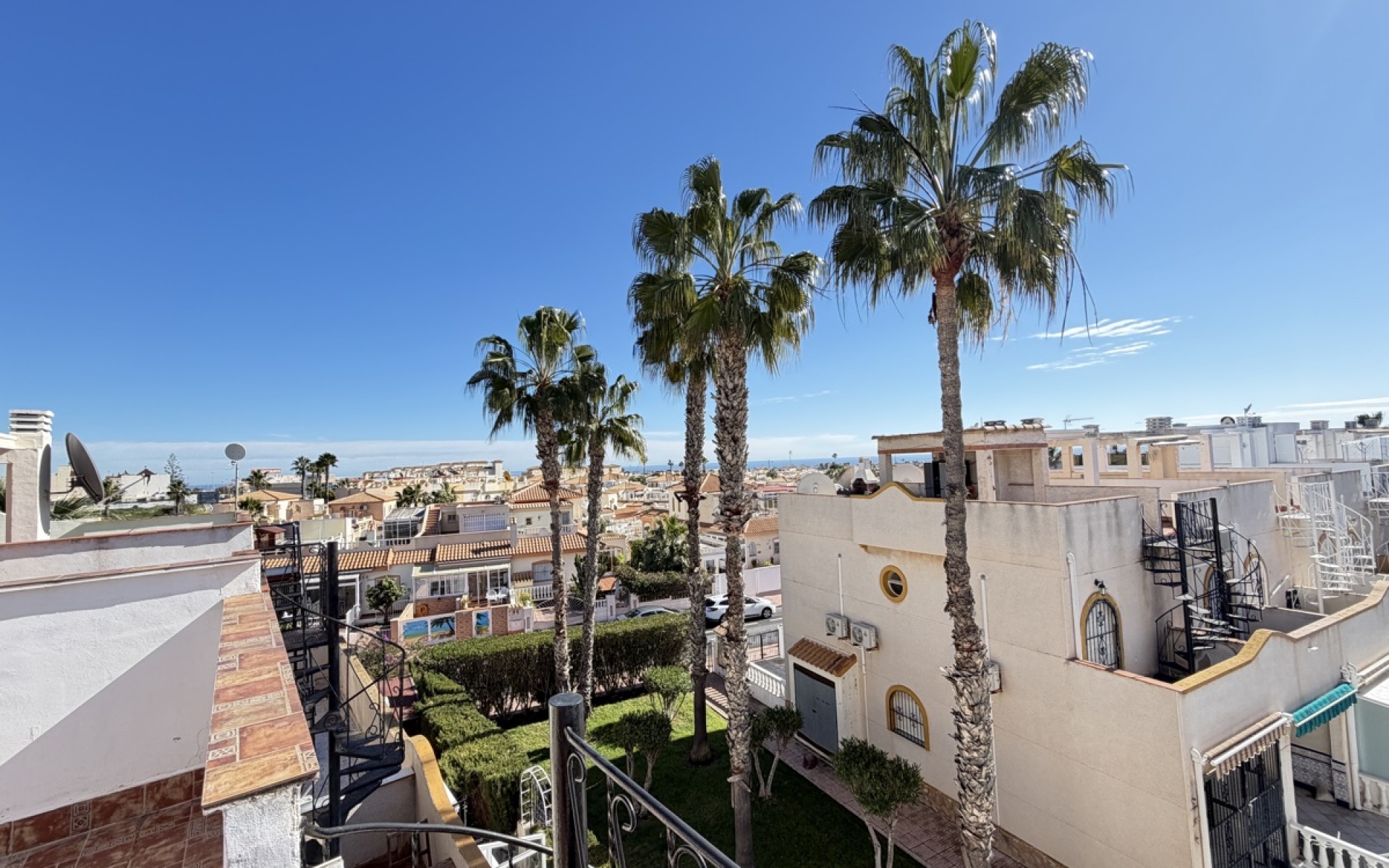 Resale - Townhouse - La Florida