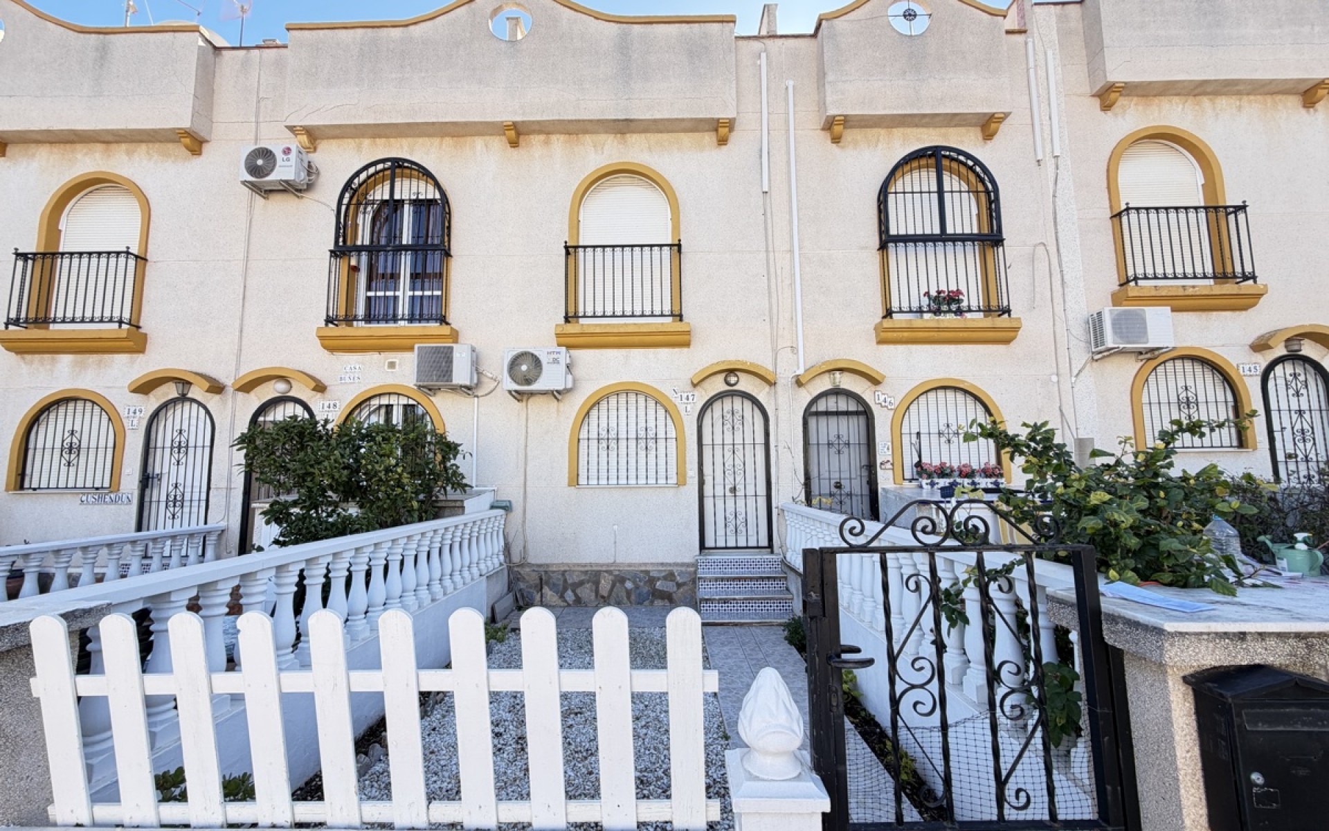 Resale - Townhouse - La Florida