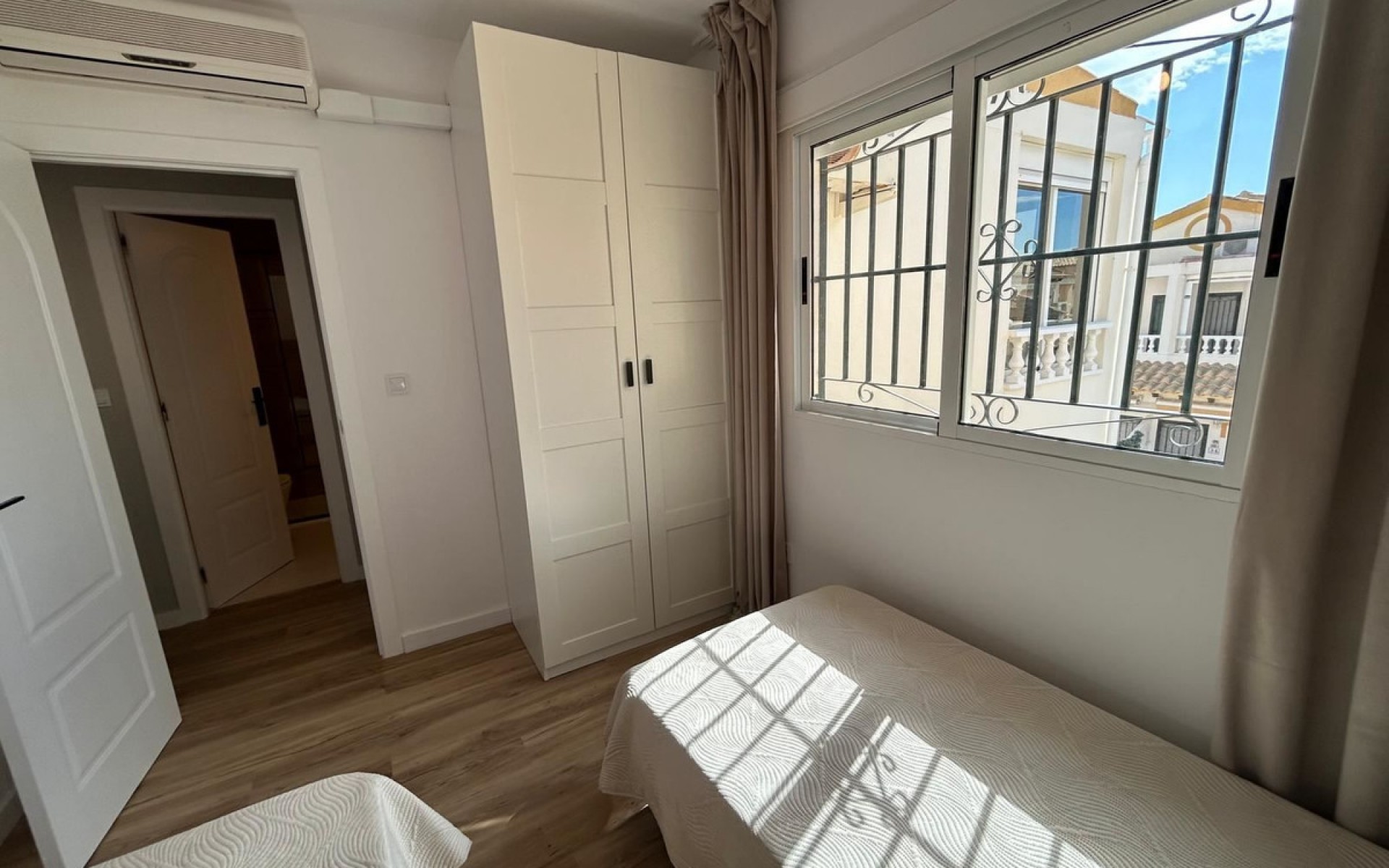 Resale - Townhouse - La Florida