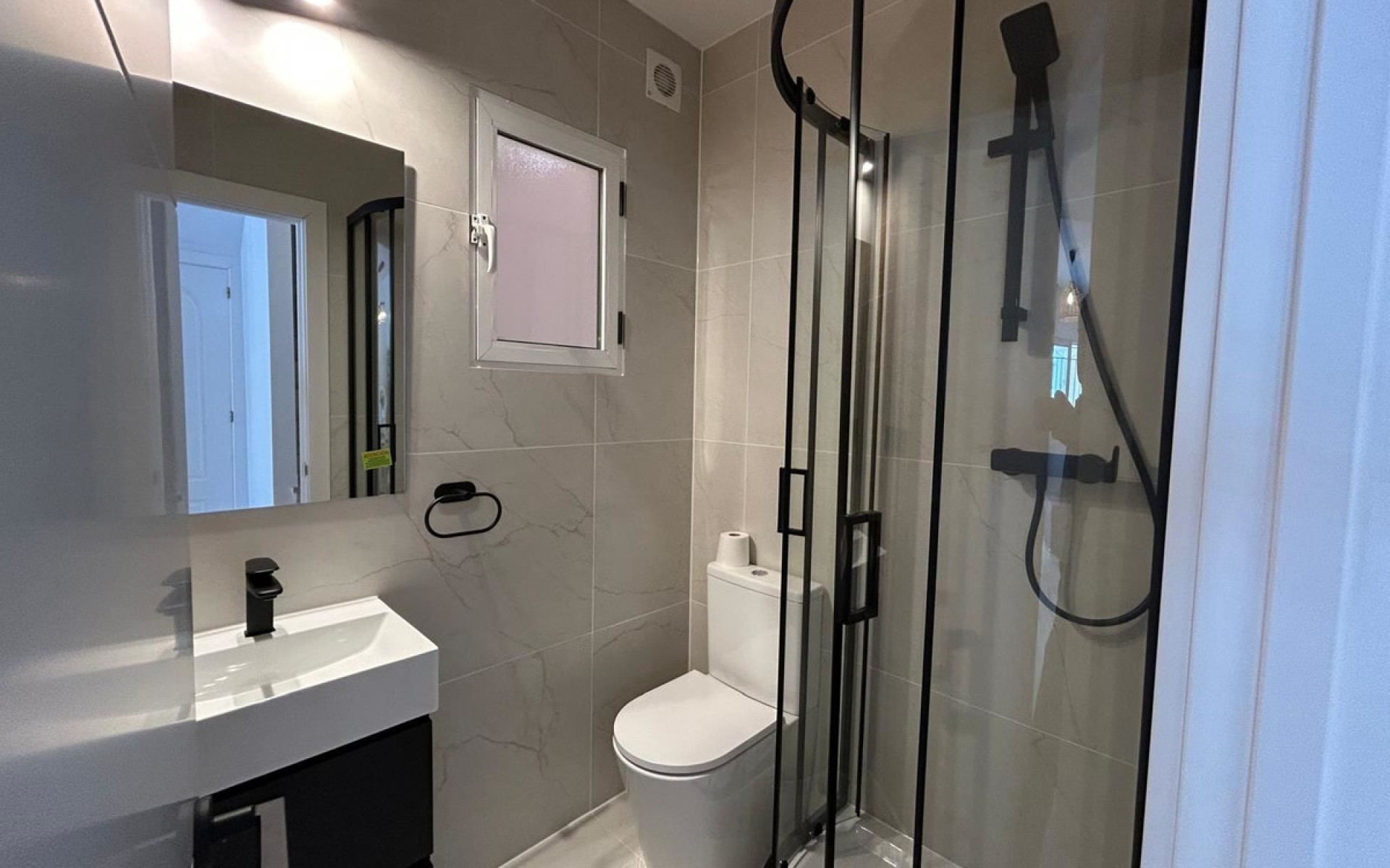 Resale - Townhouse - La Florida