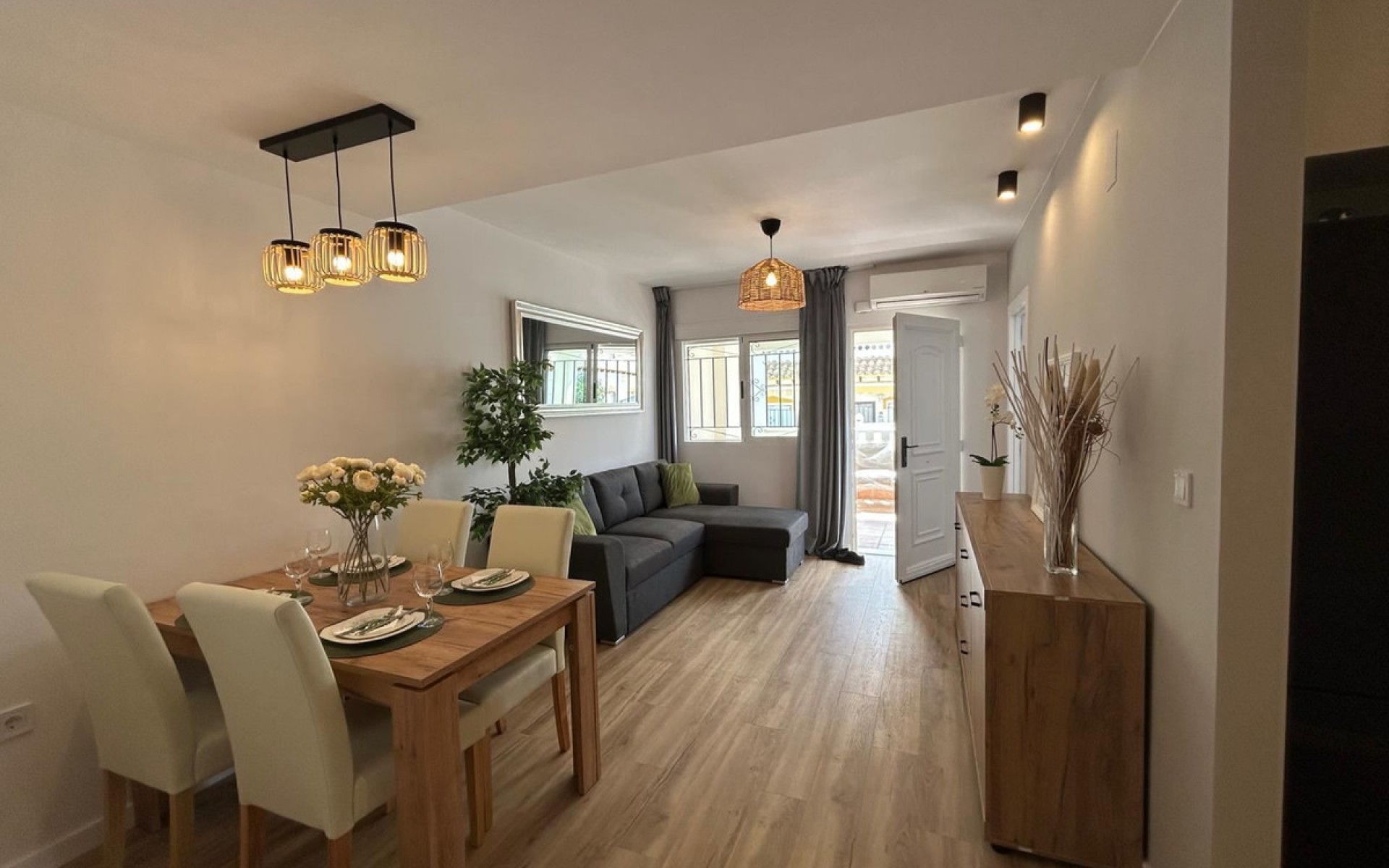 Resale - Townhouse - La Florida