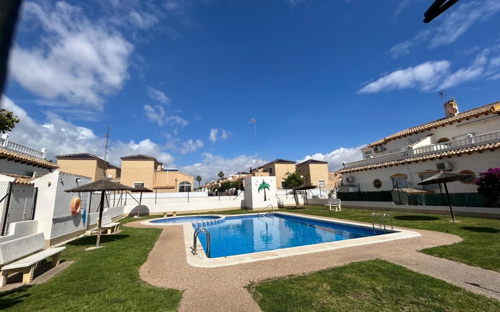 Resale - Townhouse - La Florida