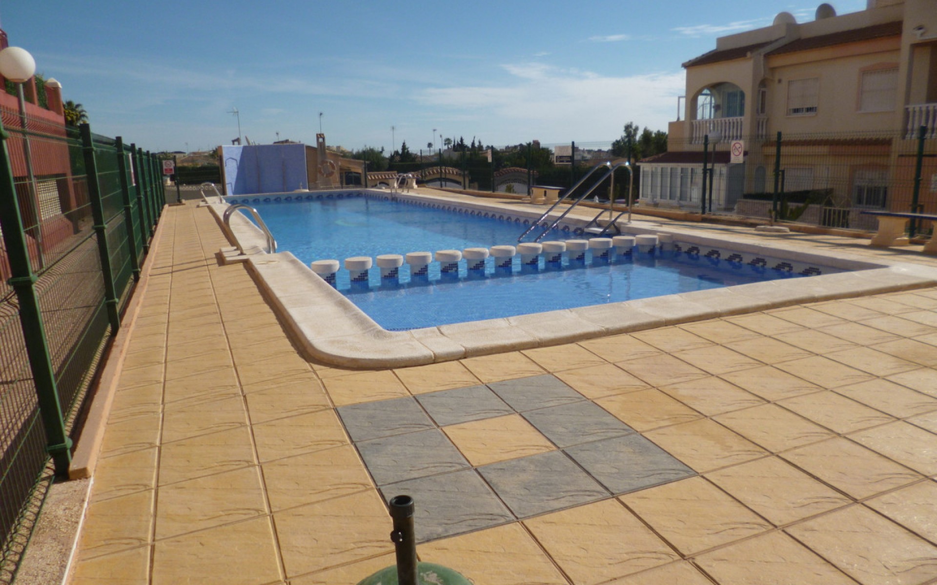 Resale - Townhouse - La Florida