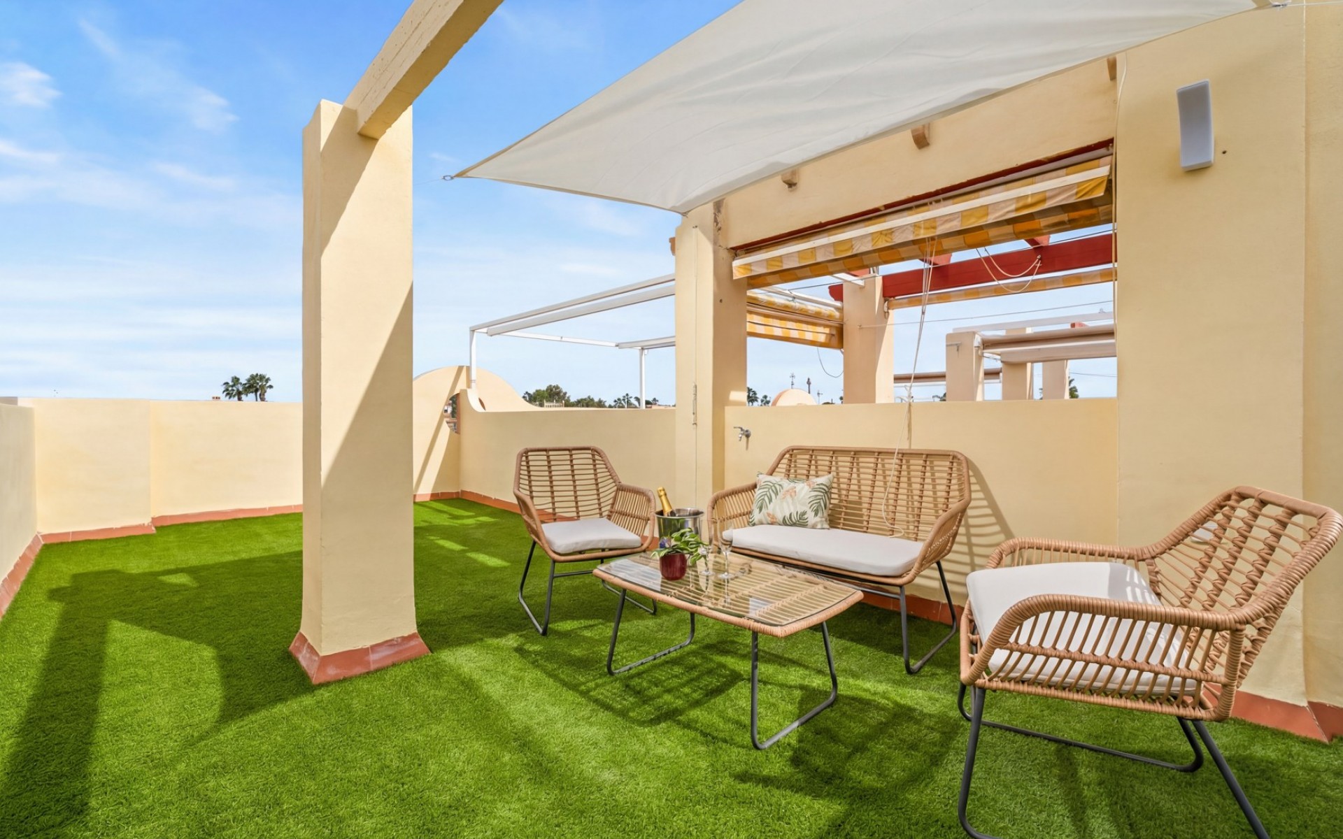 Resale - Townhouse - La Florida