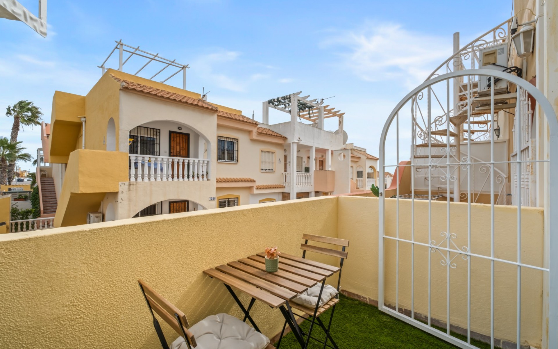 Resale - Townhouse - La Florida