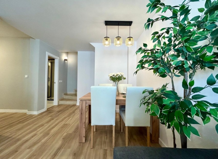 Resale - Townhouse - Los Altos