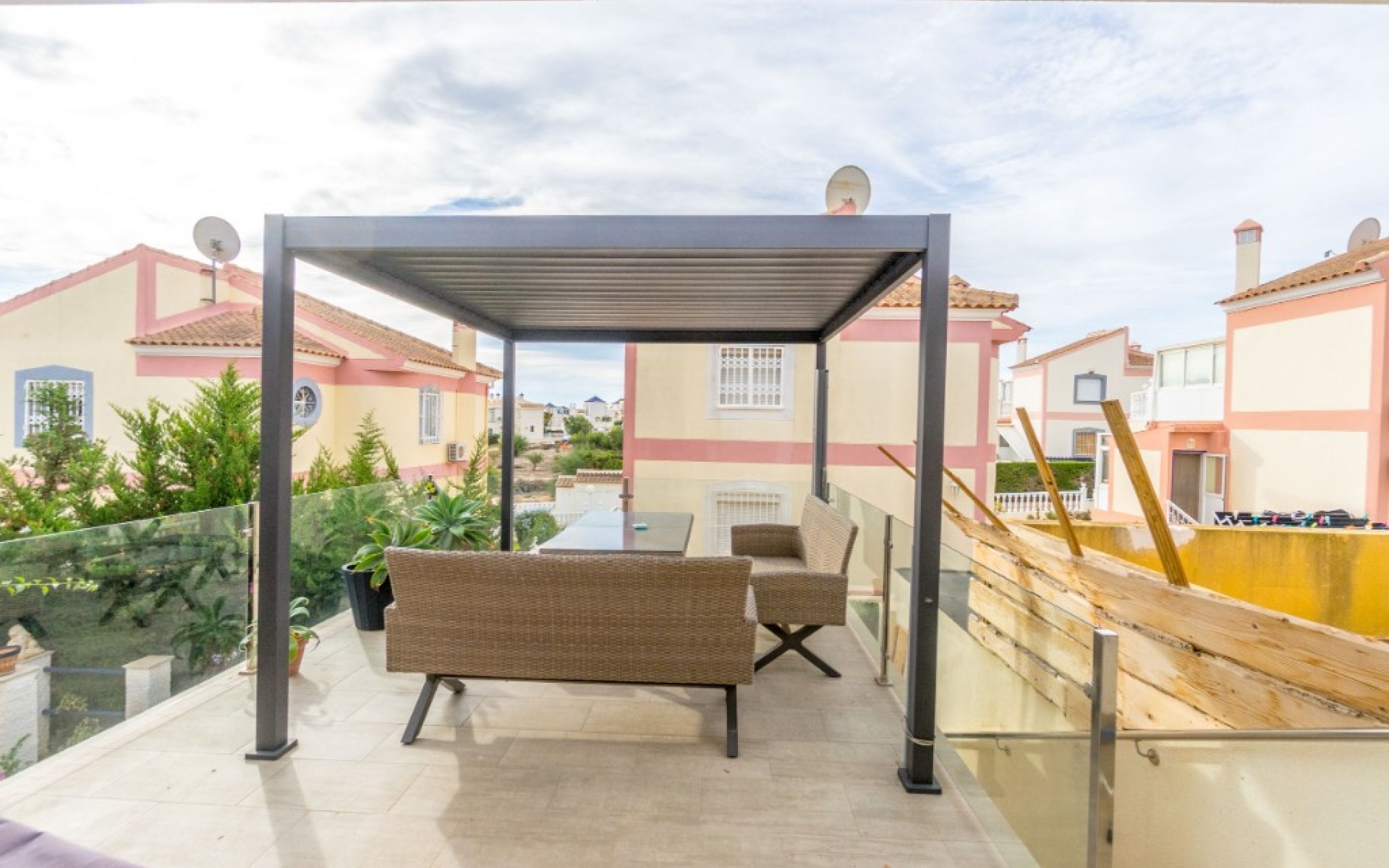 Resale - Townhouse - Los Balcones
