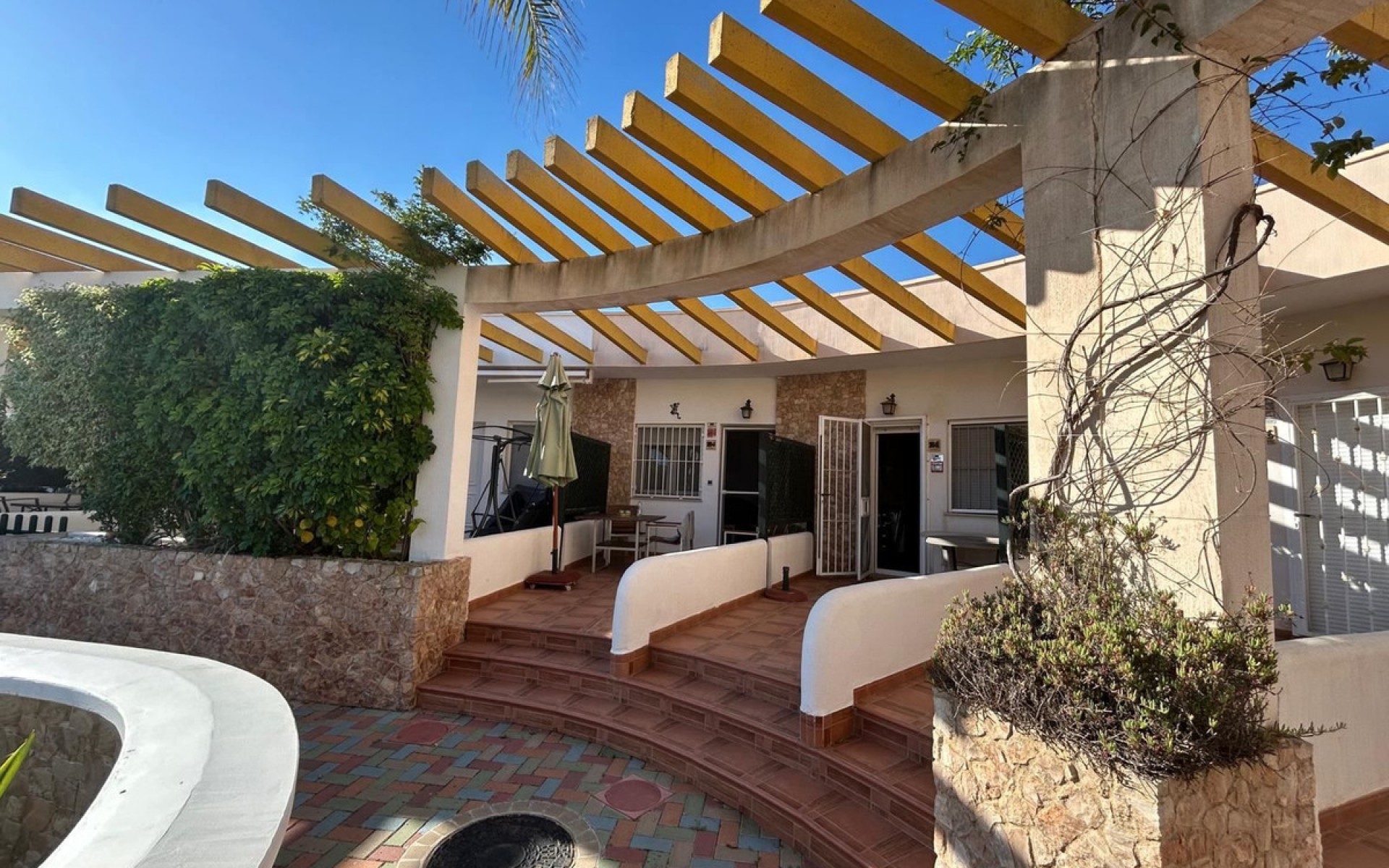 Resale - Townhouse - Mil Palmeras