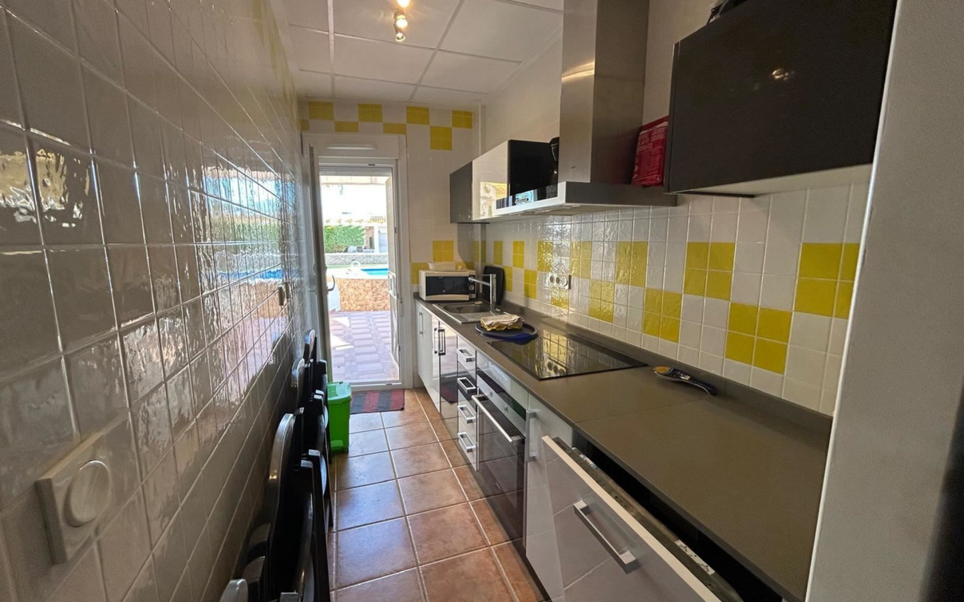 Resale - Townhouse - Mil Palmeras