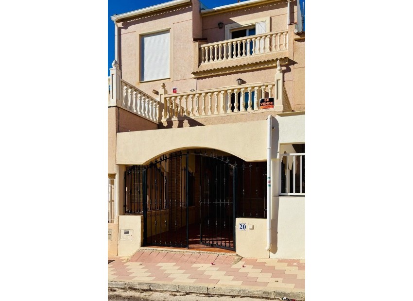 Resale - Townhouse - Mil Palmeras