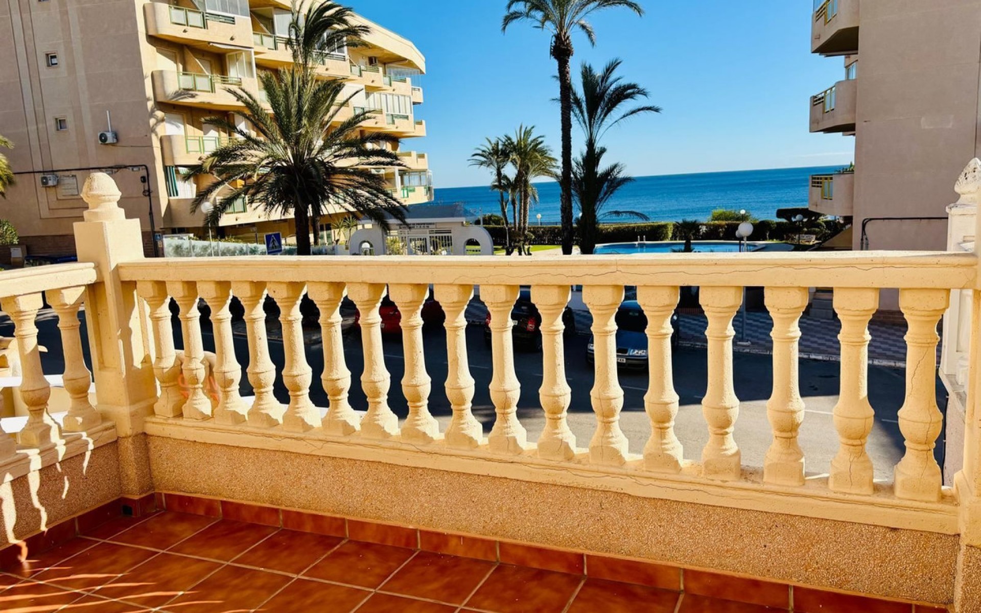 Resale - Townhouse - Mil Palmeras