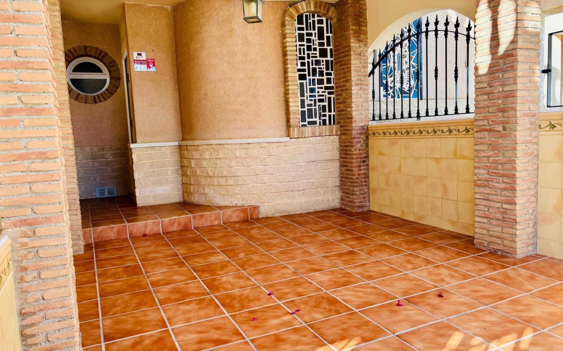 Resale - Townhouse - Mil Palmeras