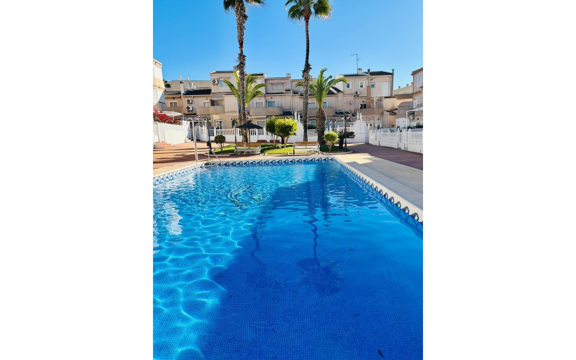 Resale - Townhouse - Mil Palmeras