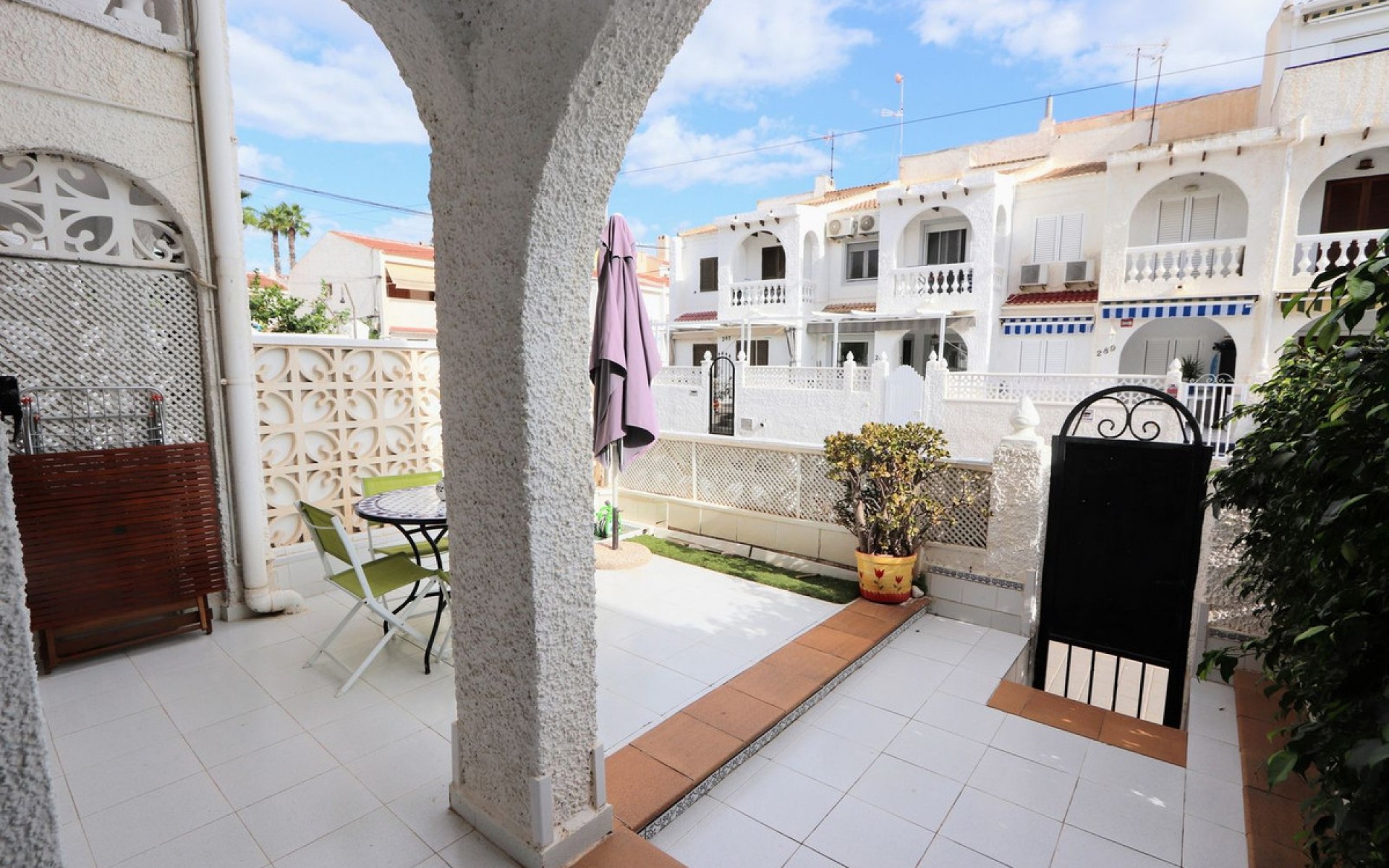 Resale - Townhouse - Mil Palmeras
