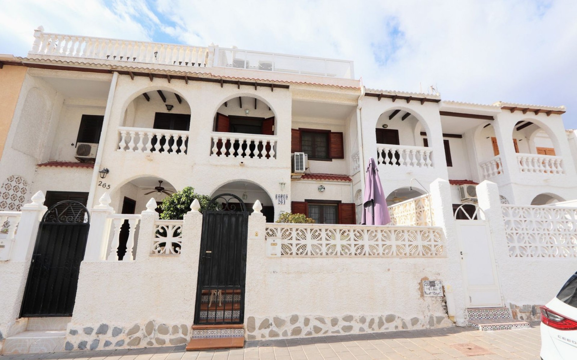 Resale - Townhouse - Mil Palmeras