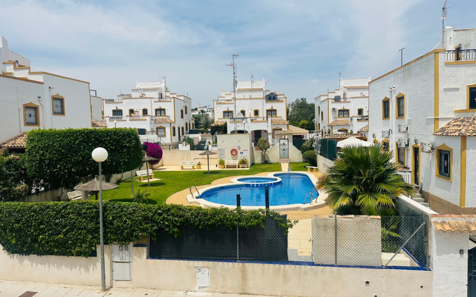 Resale - Townhouse - Orihuela - Entre Naranjos