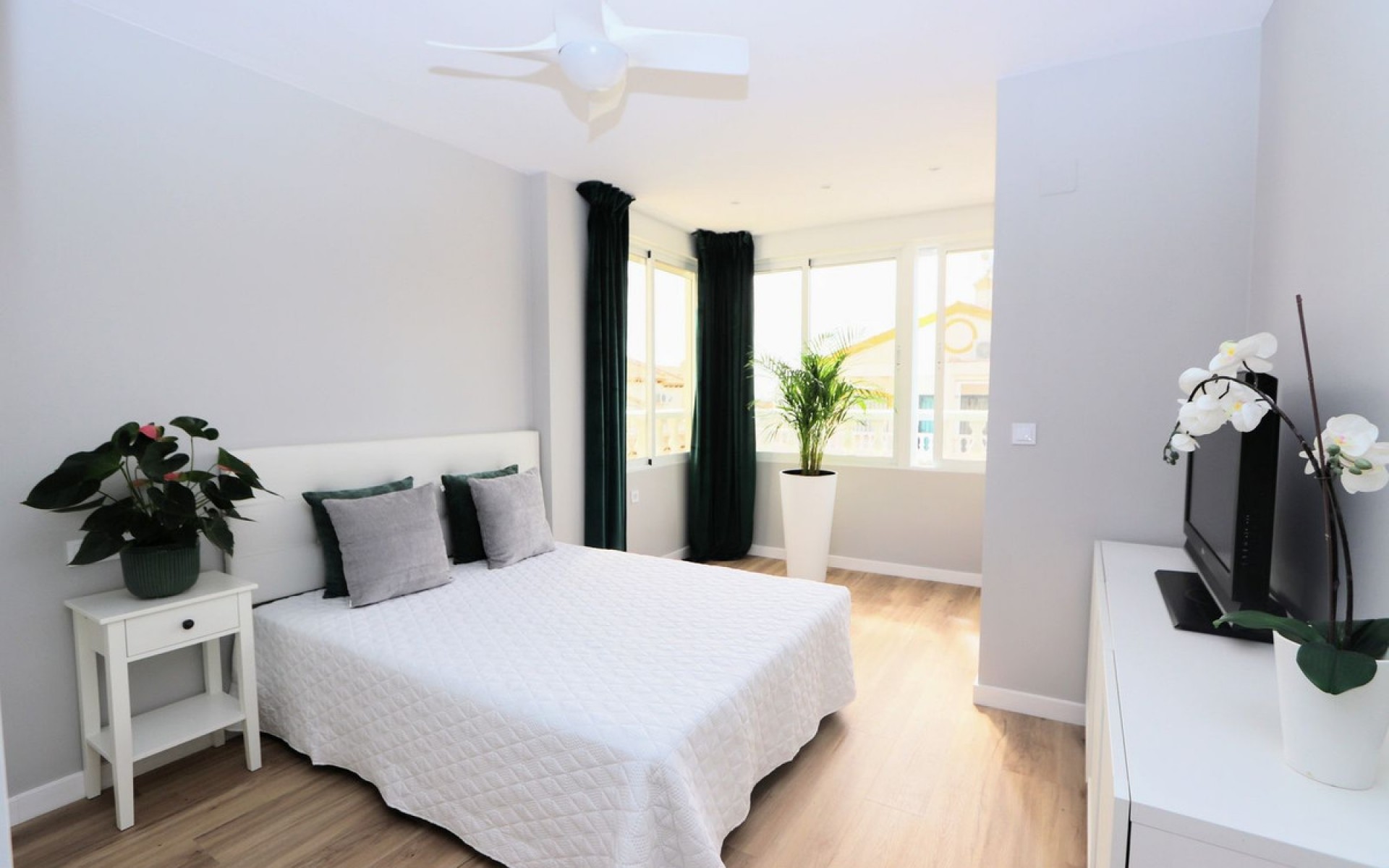 Resale - Townhouse - Punta Prima