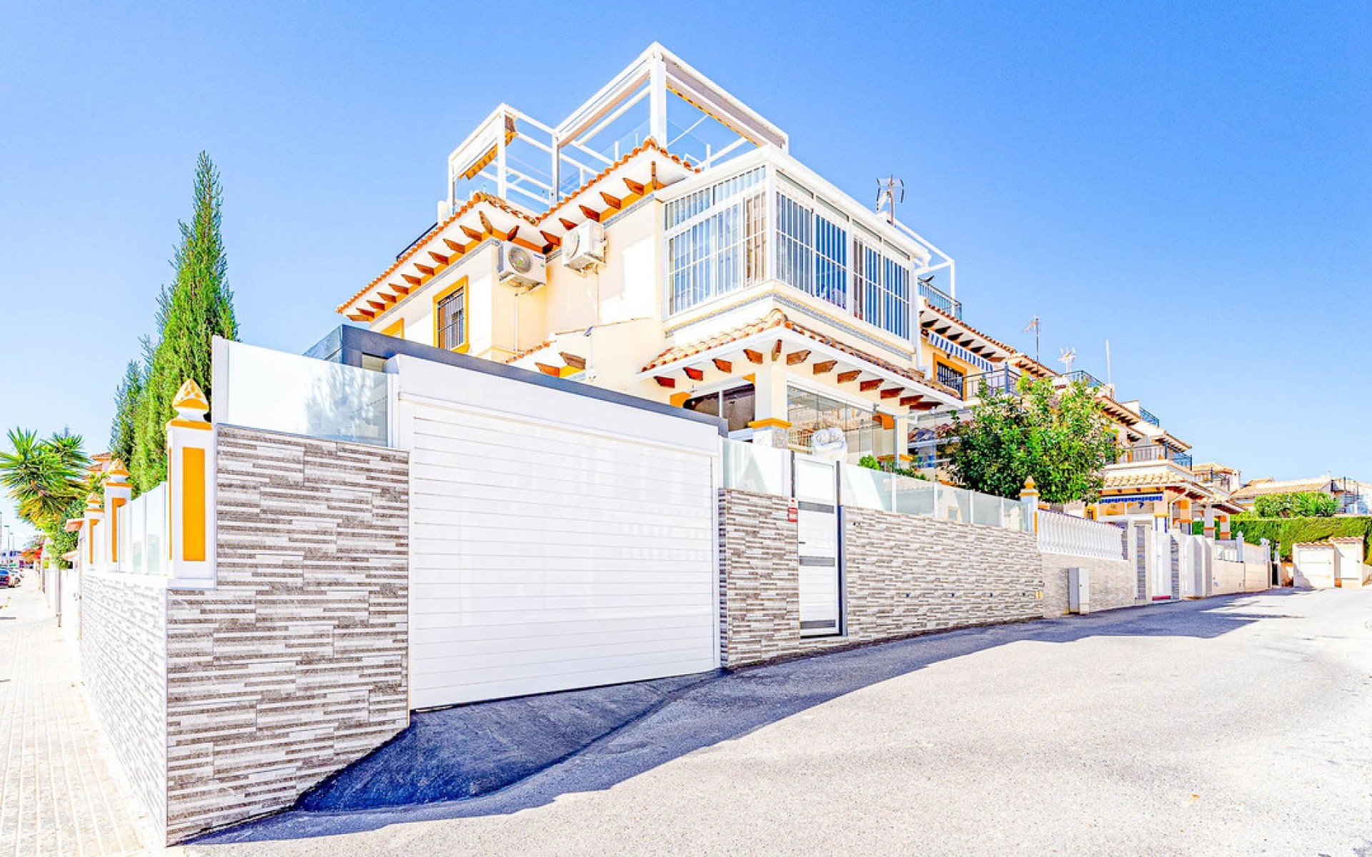 Resale - Townhouse - Punta Prima