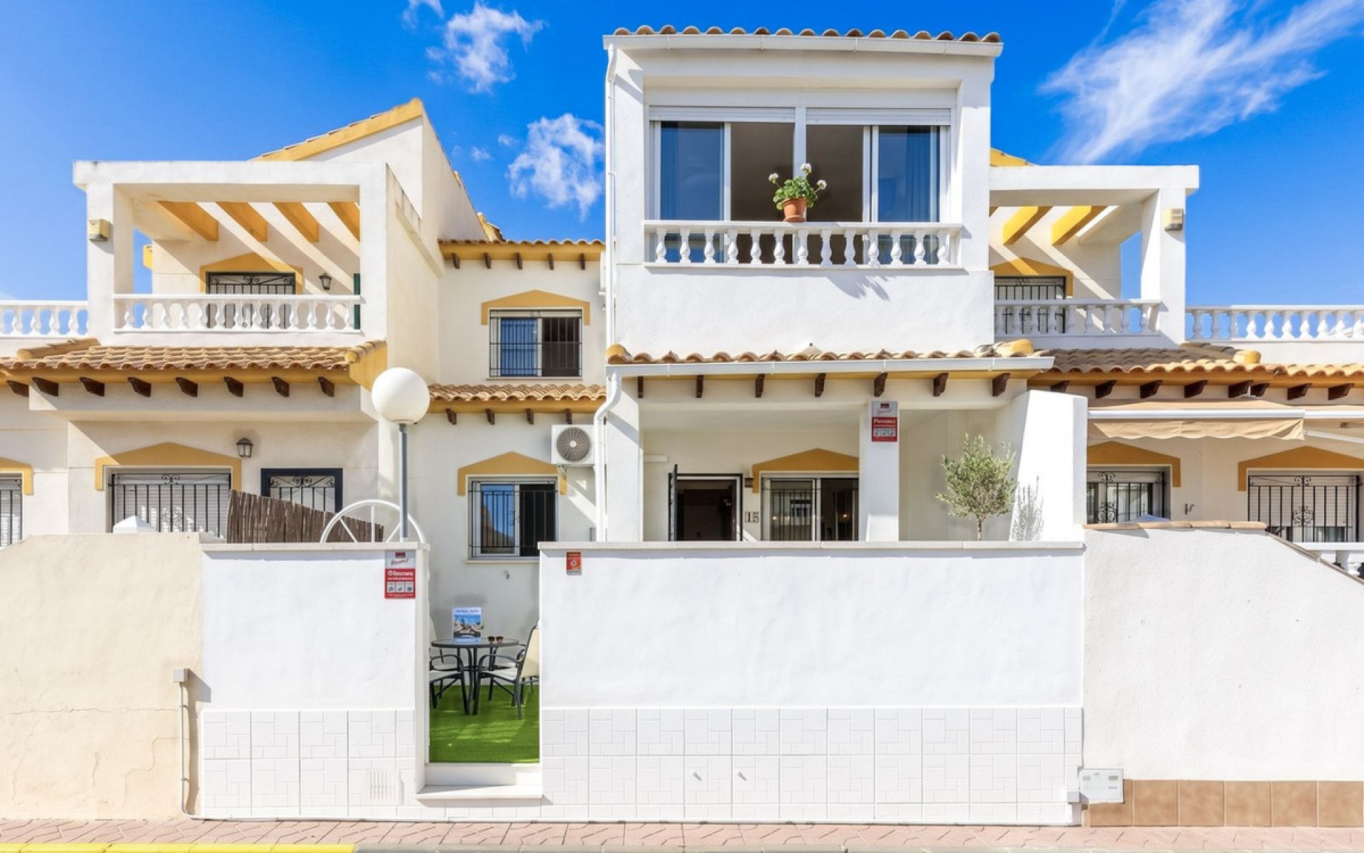 Resale - Townhouse - Punta Prima