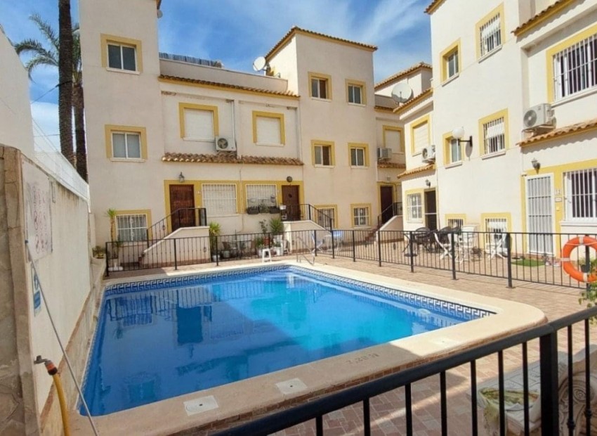 Resale - Townhouse - Torremendo