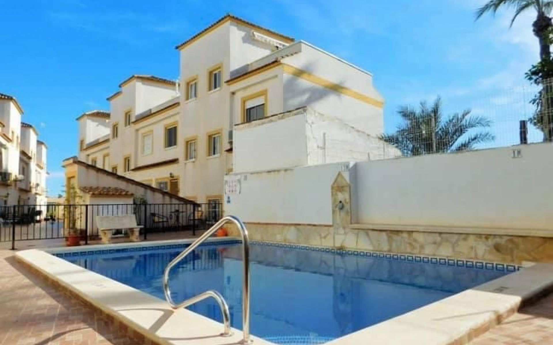 Resale - Townhouse - Torremendo