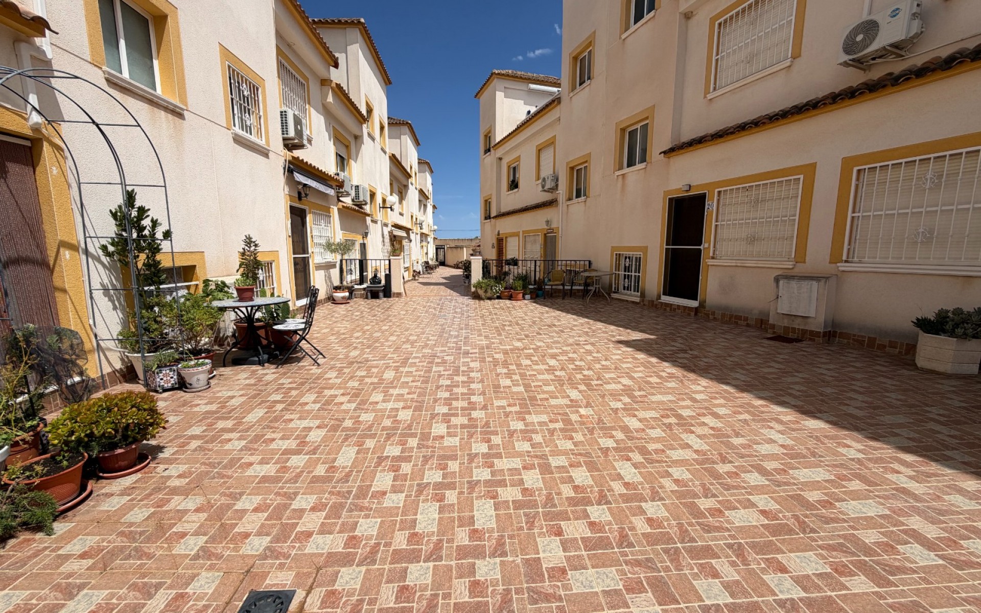 Resale - Townhouse - Torremendo