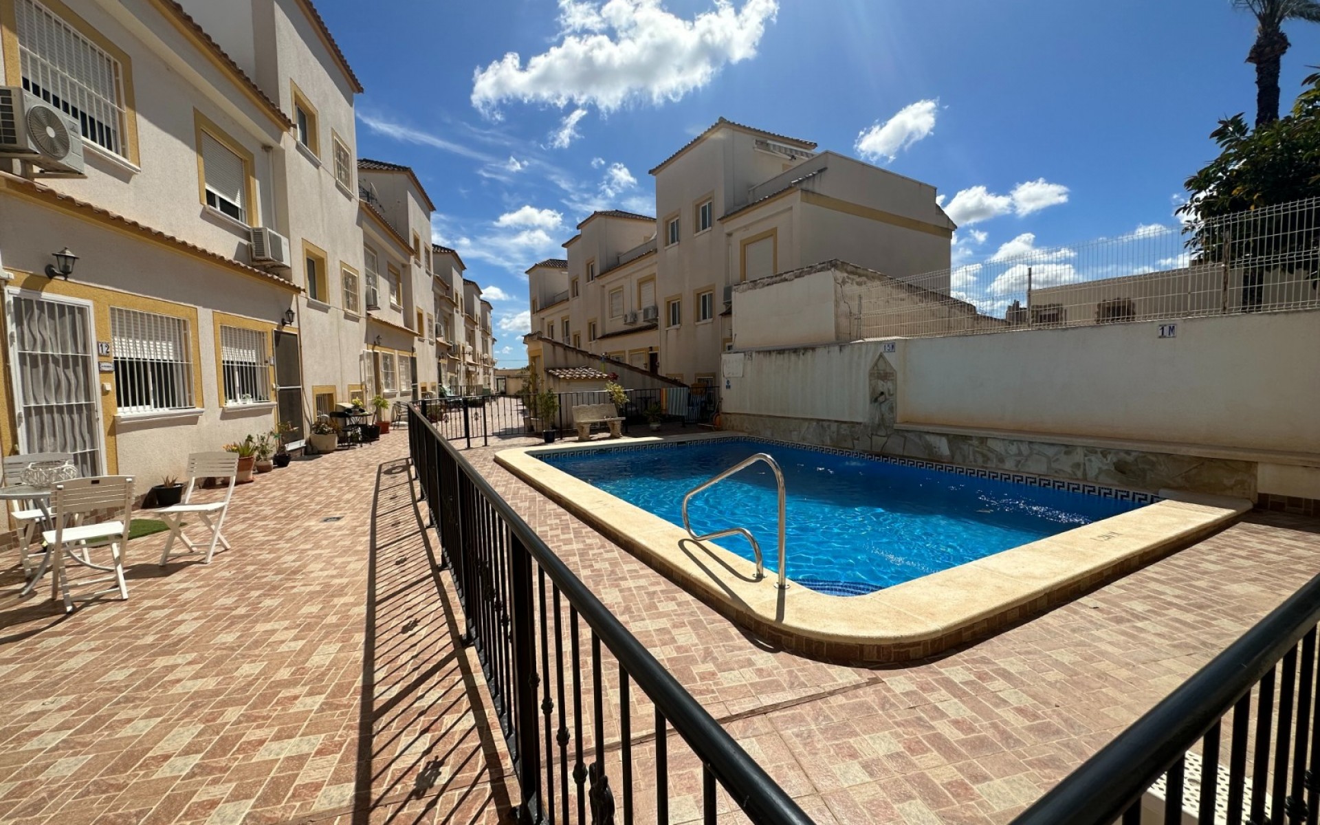 Resale - Townhouse - Torremendo