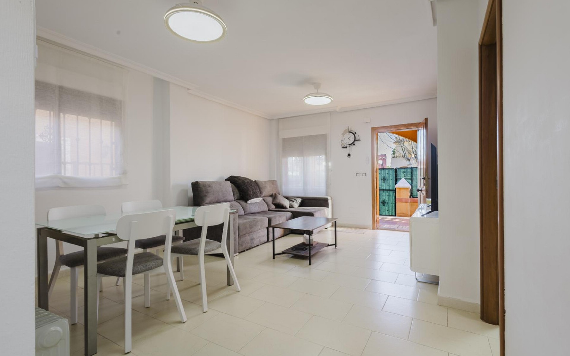 Resale - Townhouse - Torrevieja - Aguas Nuevas