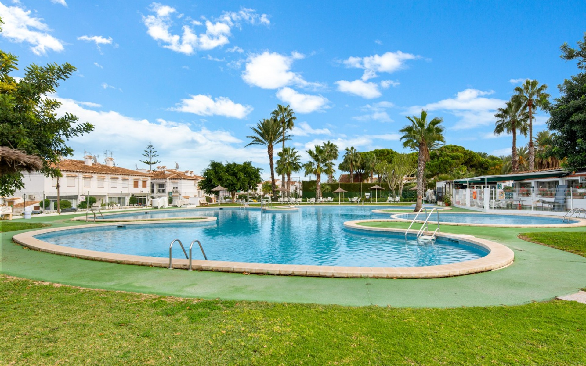 Resale - Townhouse - Torrevieja - Lago jardin