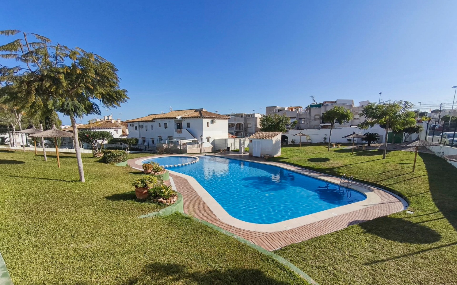 Resale - Townhouse - Torrevieja - Lago jardin