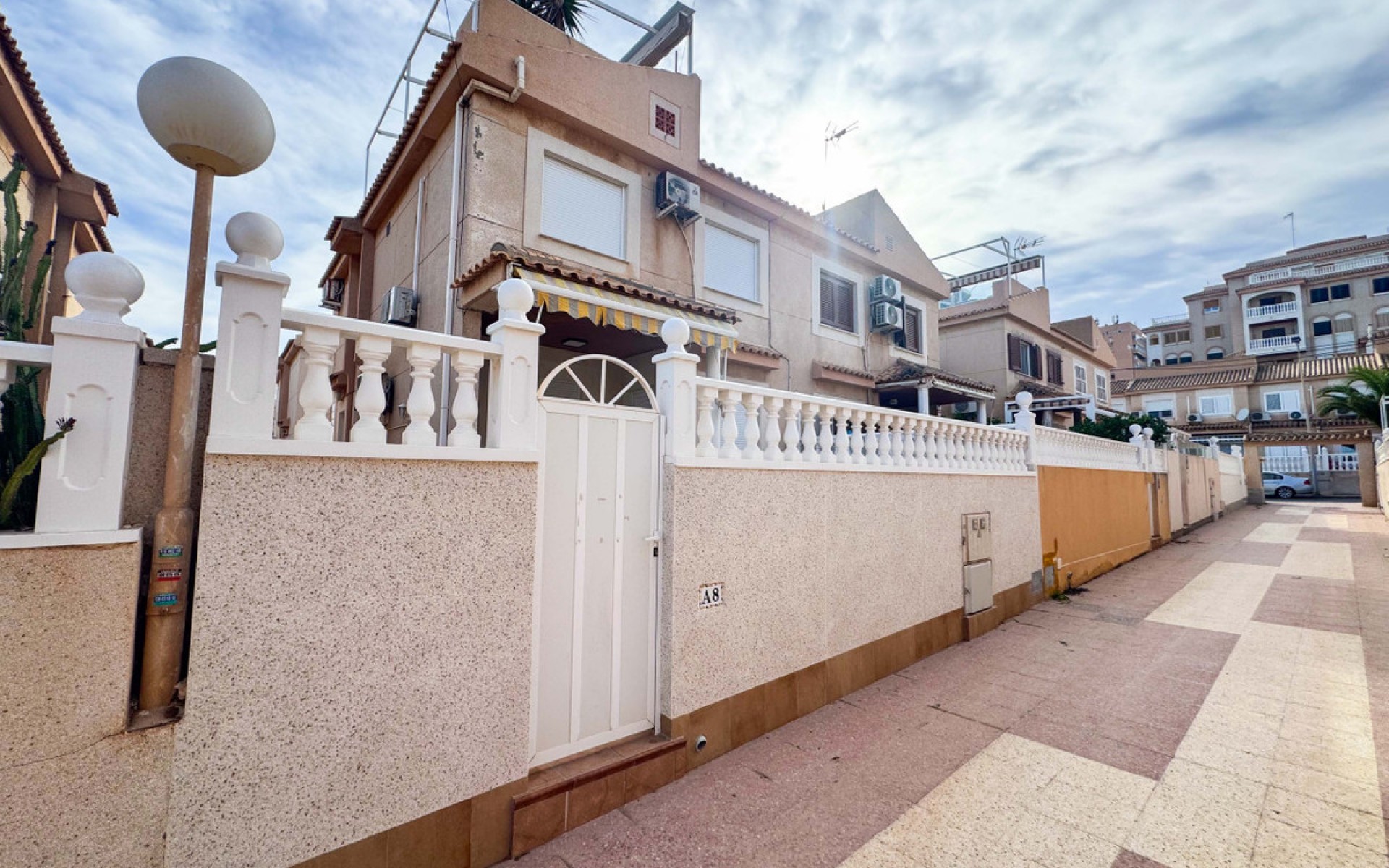 Resale - Townhouse - Torrevieja - Playa De La Mata