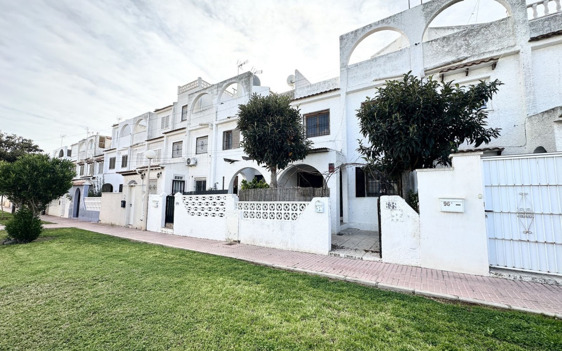 Resale - Townhouse - Torrevieja - Torrevieja Centro