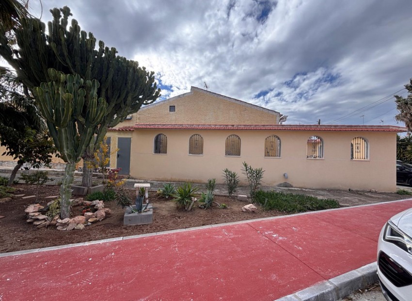 Resale - Townhouse - Torrevieja - Torrevieja Centro