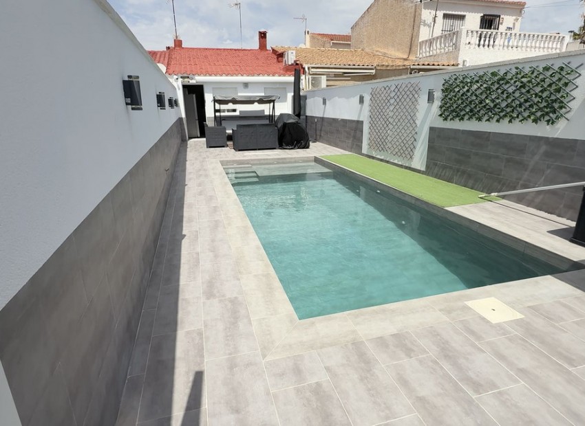Resale - Townhouse - Torrevieja - Torrevieja Centro