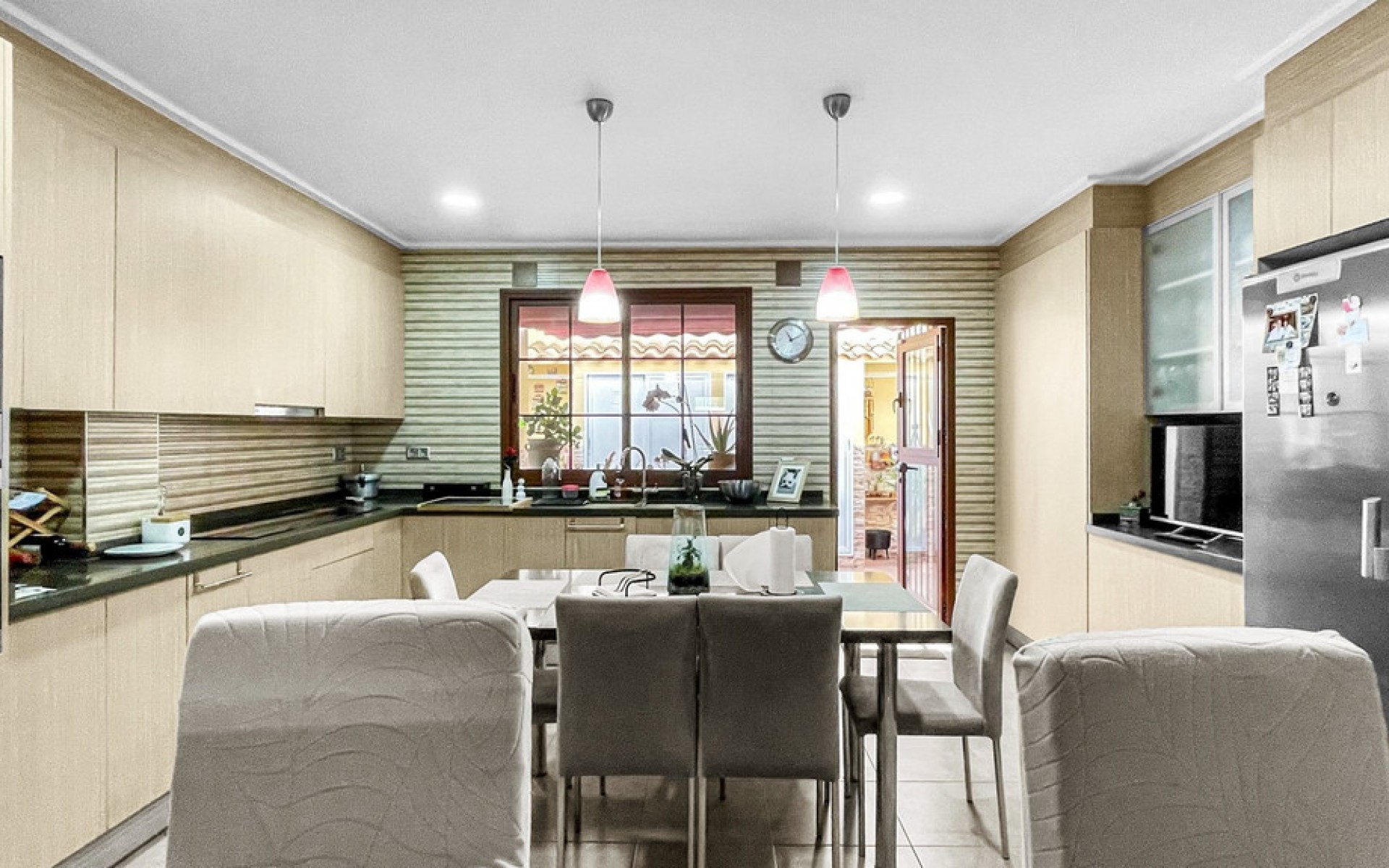 Resale - Townhouse - Torrevieja - Torrevieja Centro