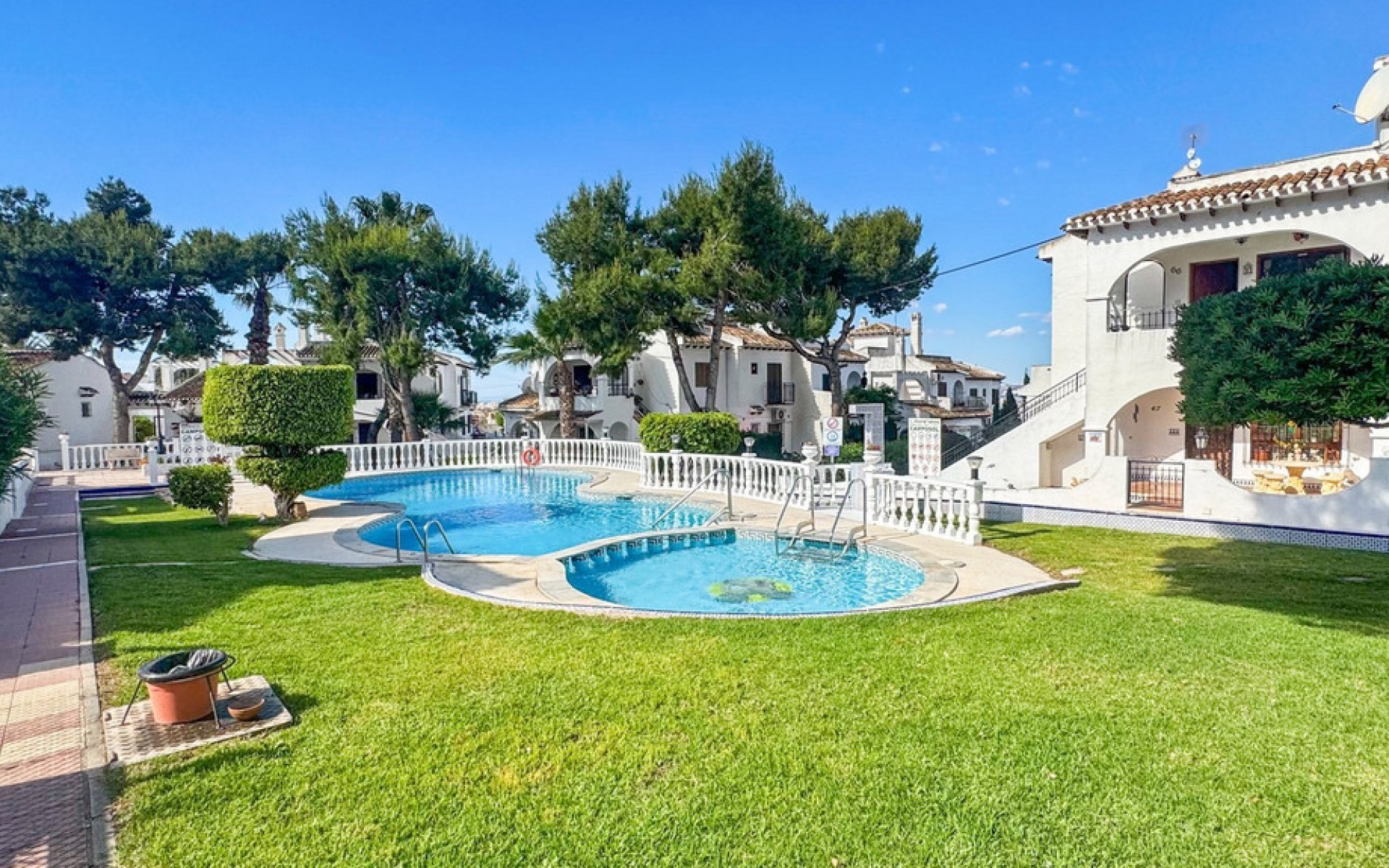 Resale - Townhouse - Torrevieja - Torrevieja Centro