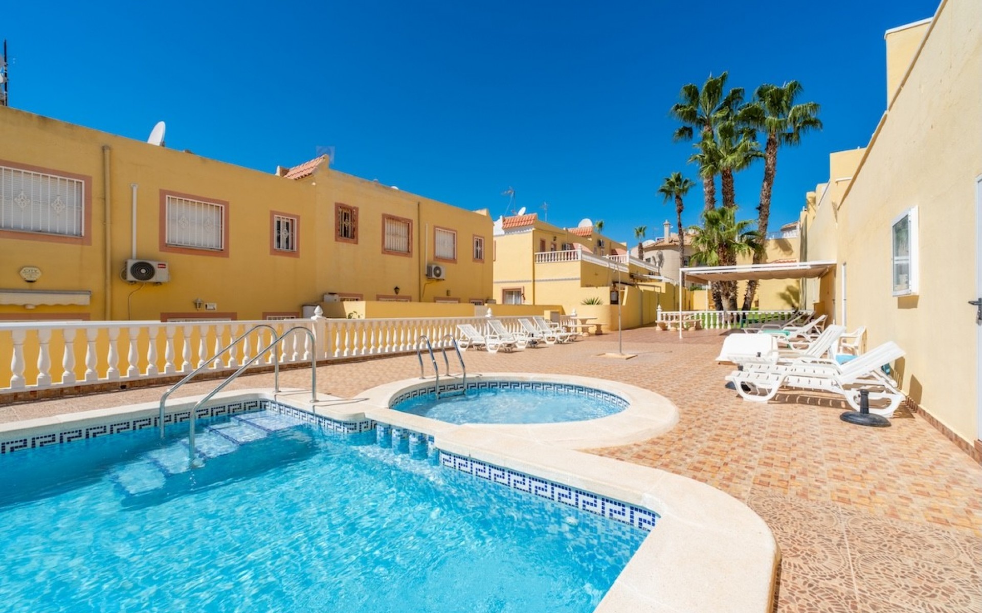Resale - Townhouse - Villamartin - El Galan