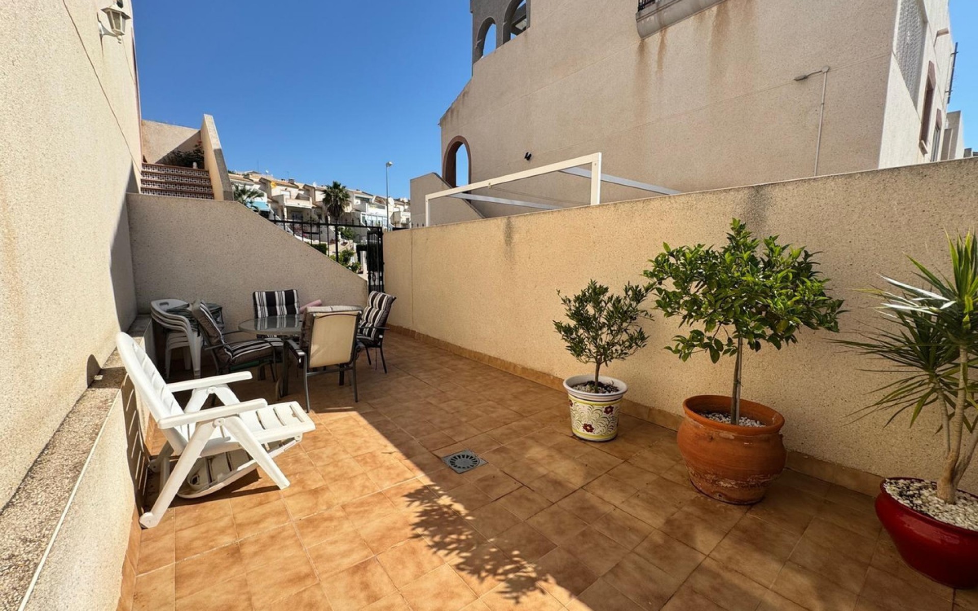 Resale - Townhouse - Villamartin - Las Filipinas