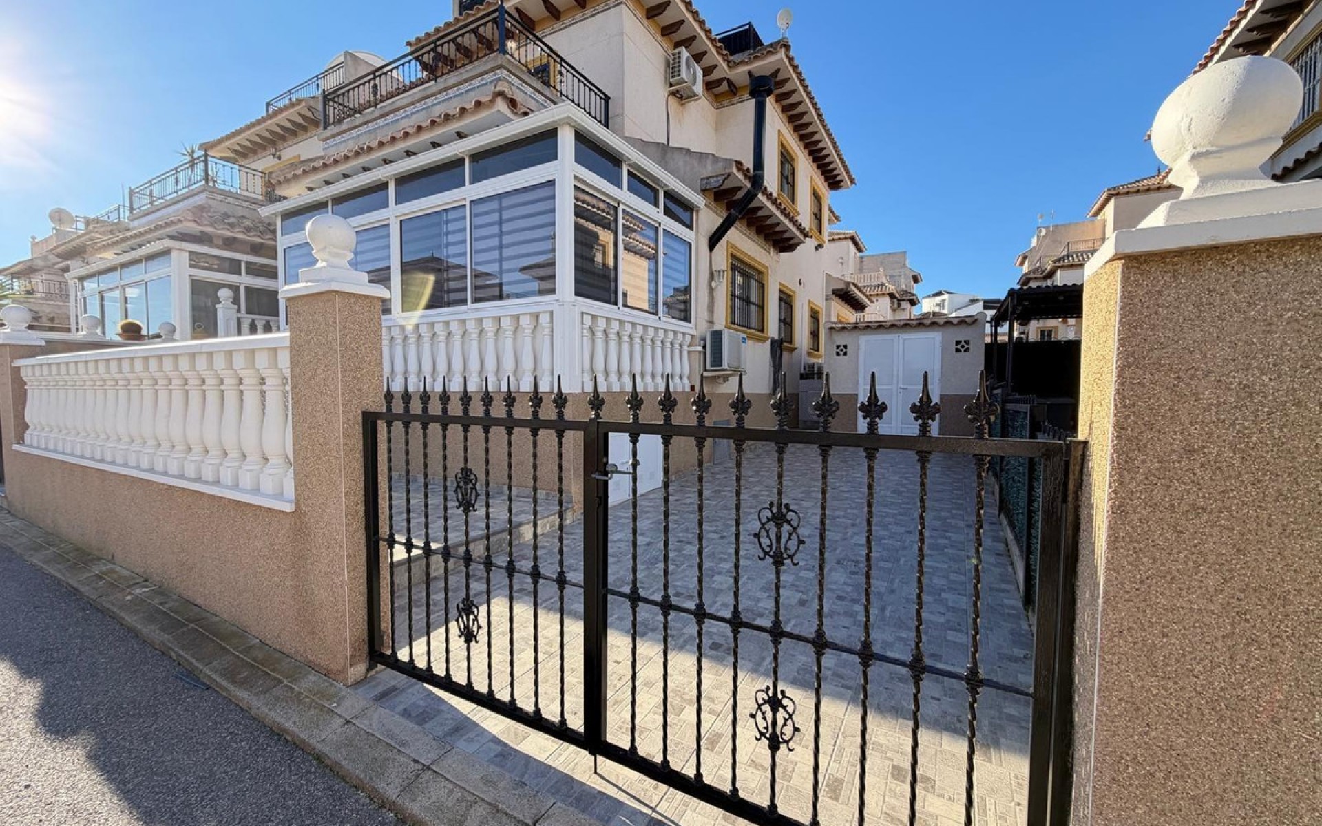 Resale - Townhouse - Villamartin - Las Filipinas