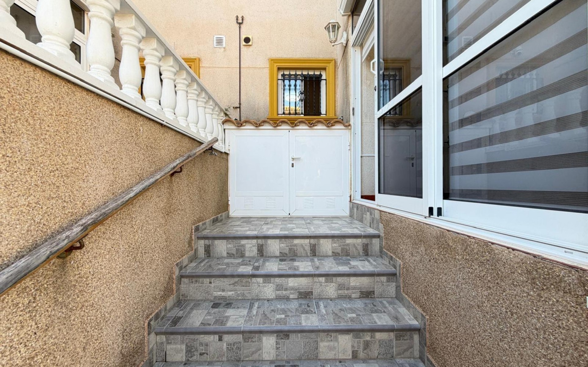 Resale - Townhouse - Villamartin - Las Filipinas