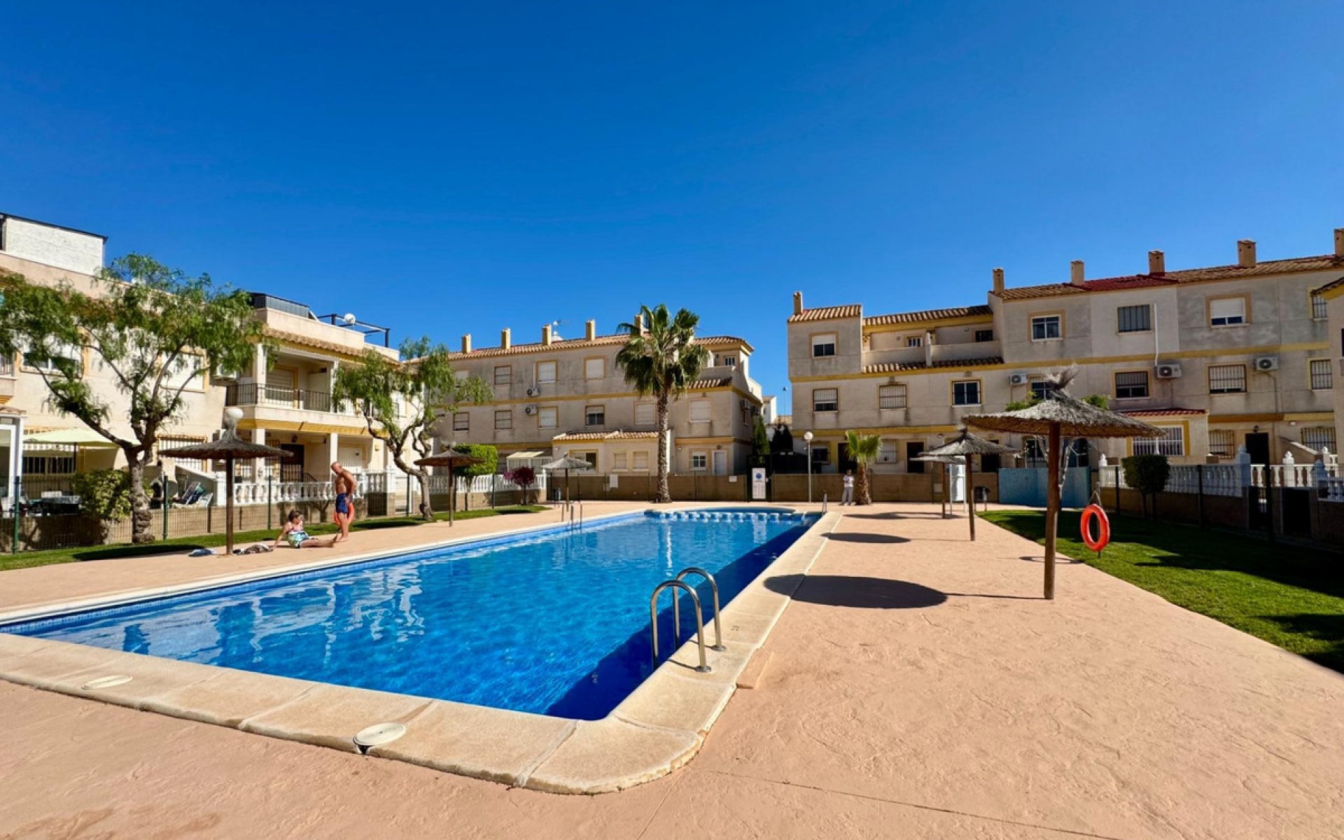 Resale - Townhouse - Villamartin - Las Filipinas