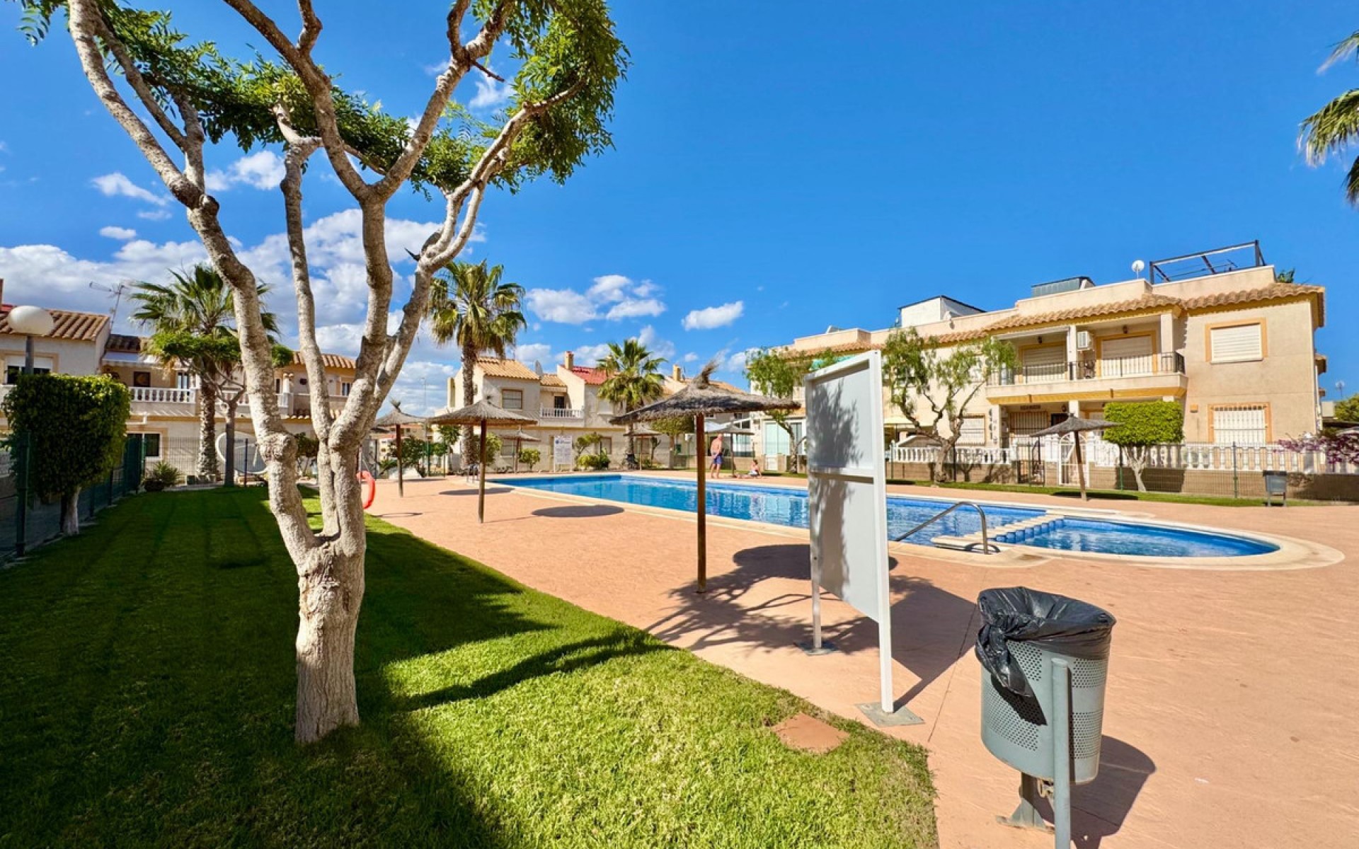 Resale - Townhouse - Villamartin - Las Filipinas