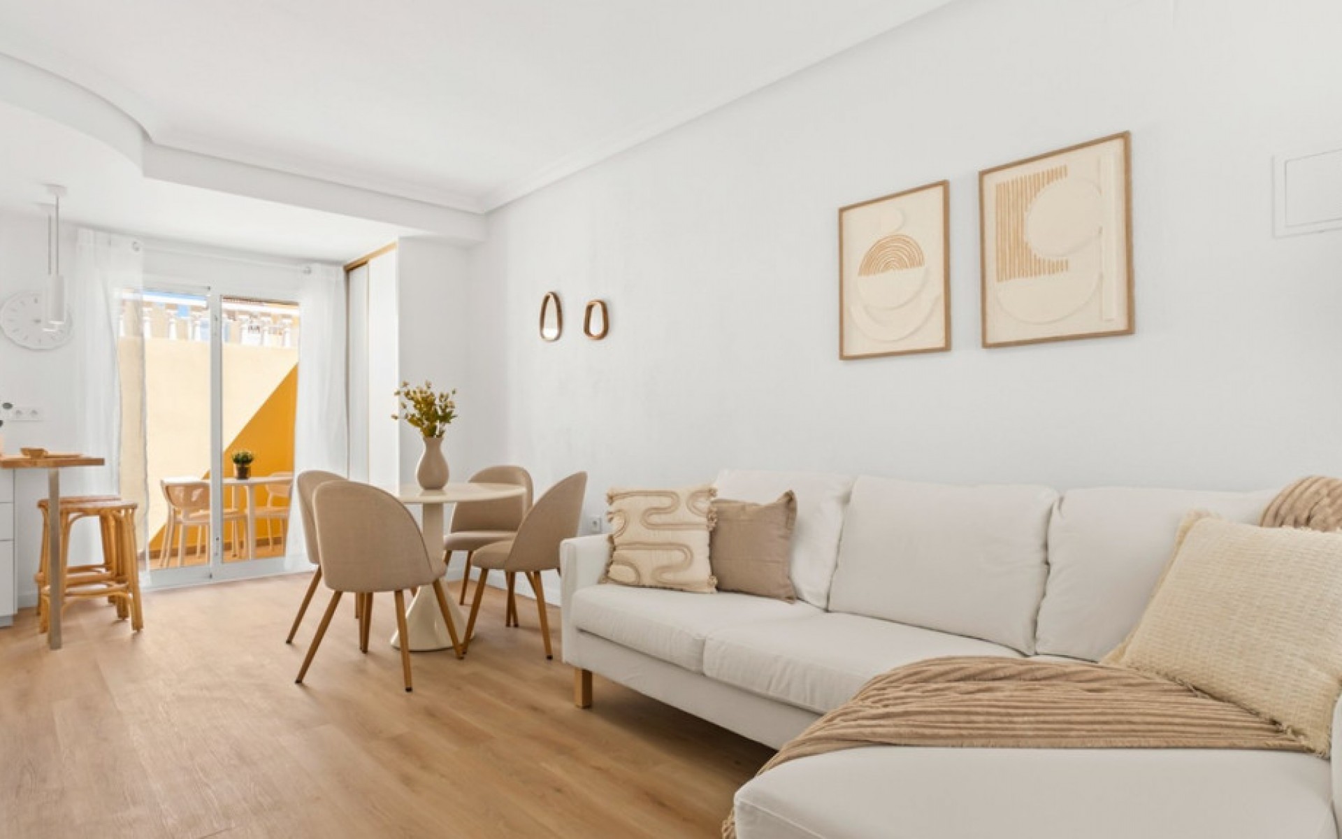 Resale - Townhouse - Villamartin - Las Filipinas