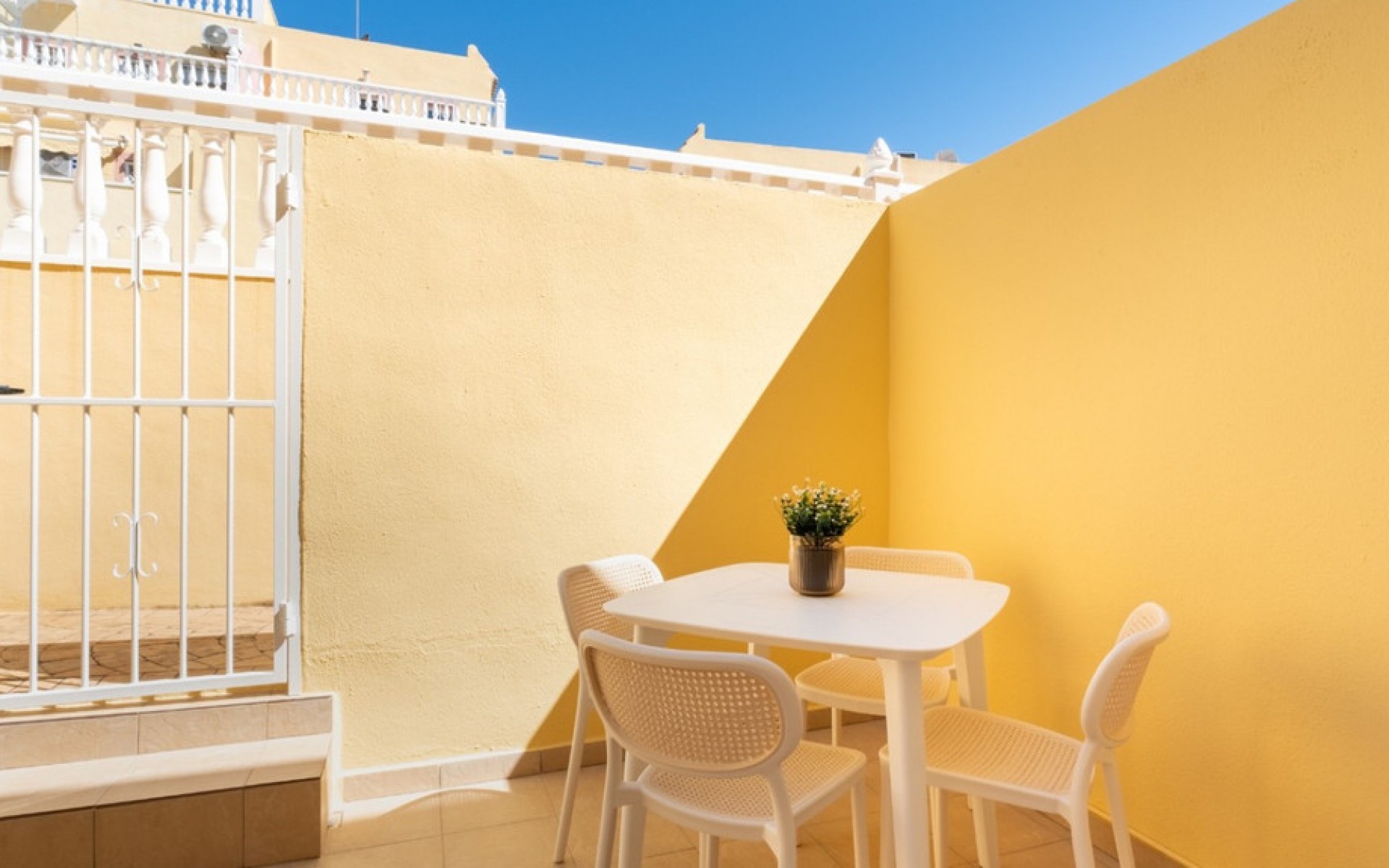 Resale - Townhouse - Villamartin - Las Filipinas