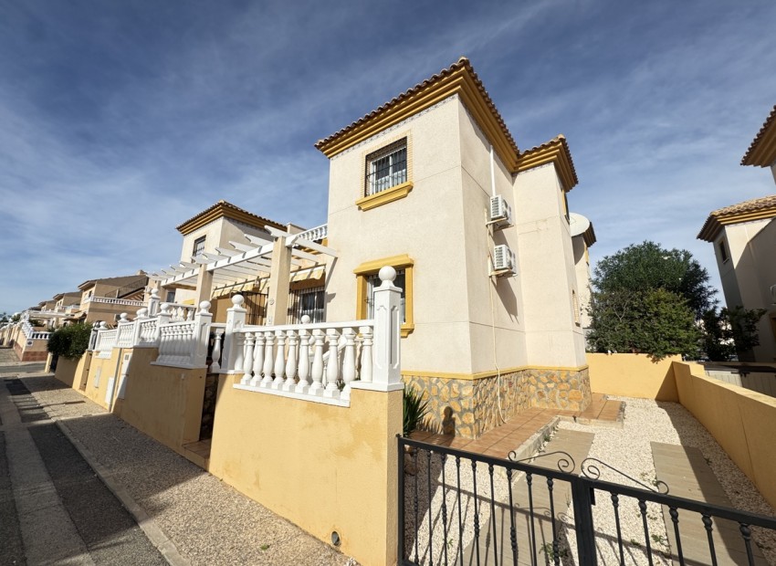 Resale - Townhouse - Villamartin