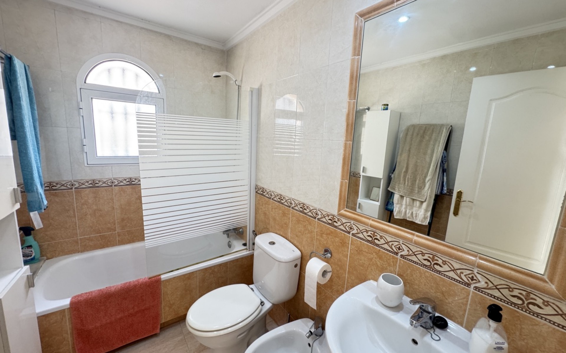 Resale - Townhouse - Villamartin