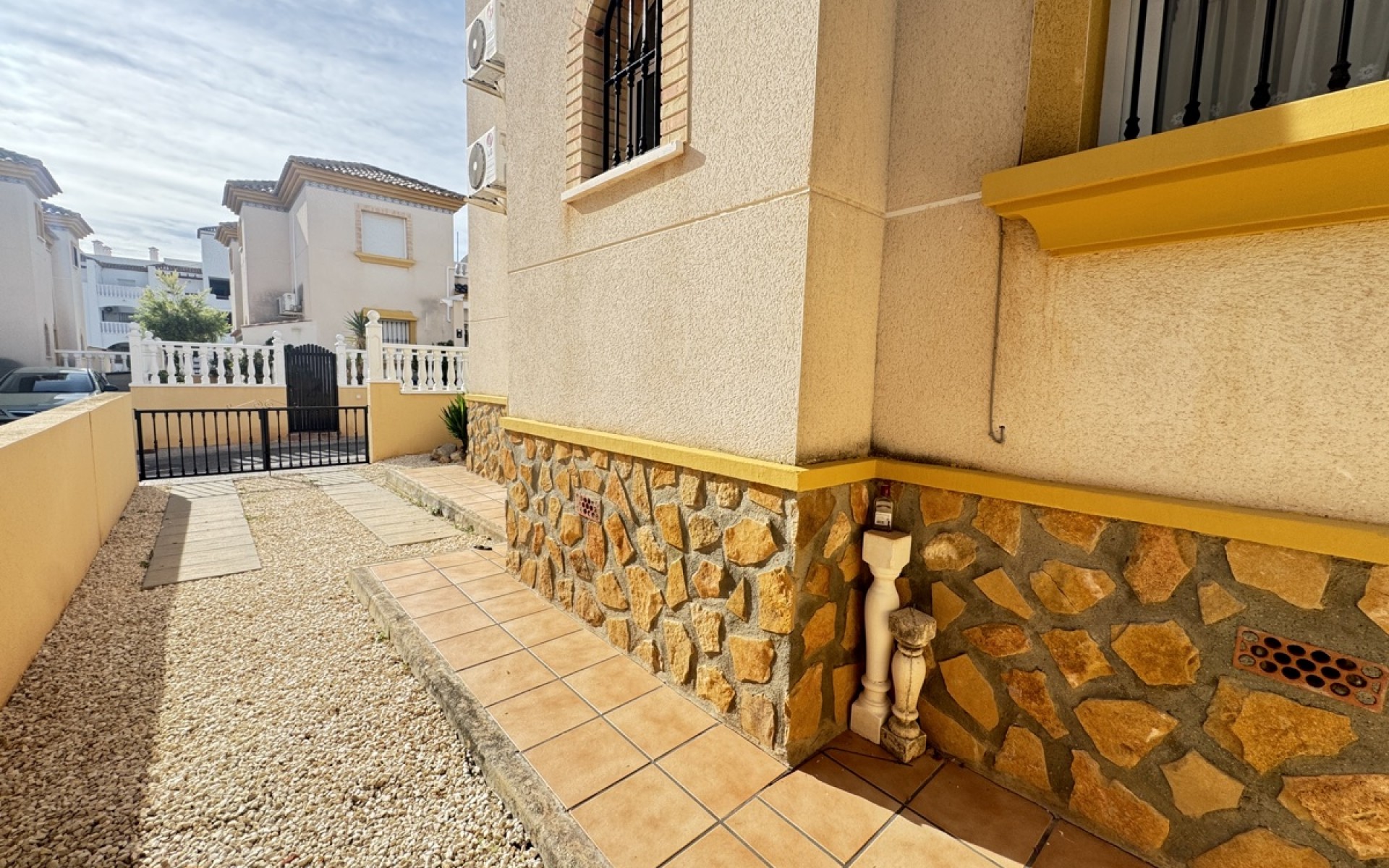 Resale - Townhouse - Villamartin
