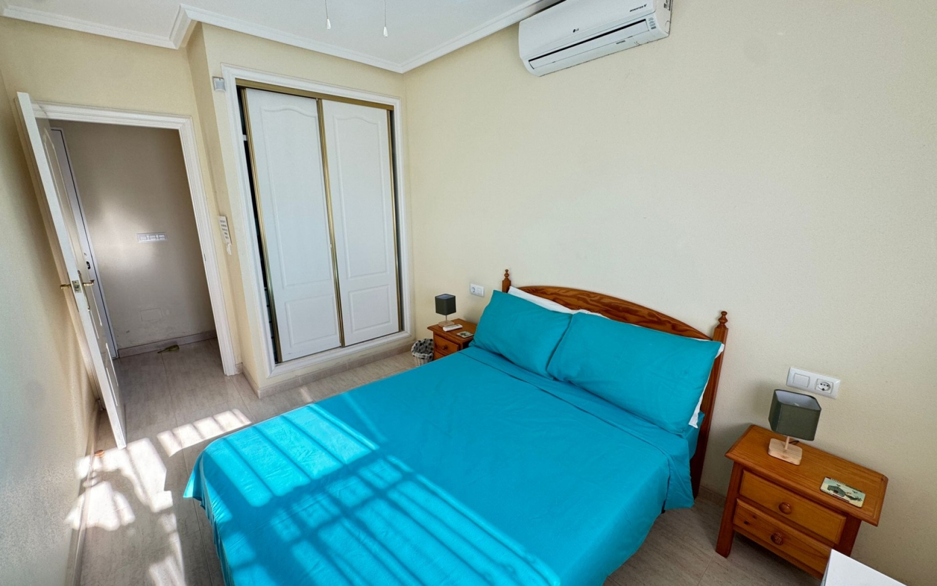 Resale - Townhouse - Villamartin