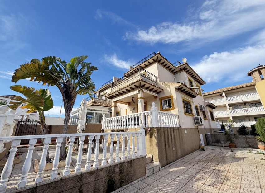 Resale - Townhouse - Villamartin